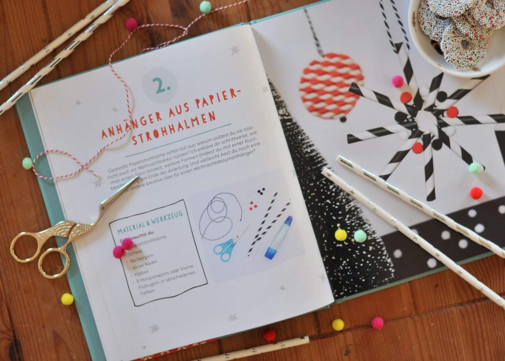 Buchtipp: 24 weihnachtliche Bastelprojekte für Kinder, von Baumschmuck aus Papierstrohhalmen bis zu Weihnachtskarten mit Bügelperlen #weihanchten #basteln #kinder #bastelbuch #buchtipp #strohsterne #pompoms