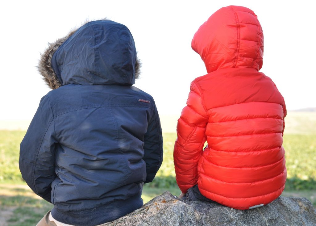 Was muss man eigentlich beim Kauf der Winterjacke beachten? 8 Tipps, die dir den Kauf erleichtern, um deine Kids warm durch den Winter zu bringen #winter #jacke #kauf #tipp #kinderkleidung #winterjacke #kaufen