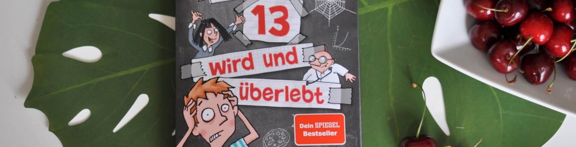 Die Pubertät ist schon schlimm genug, vor allem wenn Eltern ein Gespräch über das Erwachsenwerden führen wollen. Doch bei Markus kommt es noch schlimmer. An seinem 13. Geburtstag eröffnen ihm seine Eltern, dass er etwas "ganz Besonderes" sei: ein Halbvampir! Und da sind körperliche Veränderungen an der Tagesordnung. #vampir #pubertät #buch #jugend #kinder #teenager #lesen