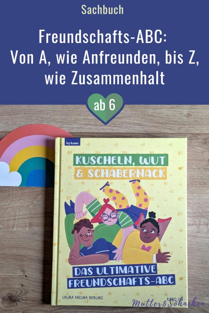 Wer ist warum mit wem befreundet? Wie freundet man sich eigentlich an? Und welche Gefühle spielen dabei eine Rolle? Anhand von den bunten Bewohnern eines Hauses begeben wir uns in "Kuscheln, Wut und Schabernack - Das ultimative Freundschafts-ABC" von Laura Melina Berling auf eine Reise voller toller Freundschaftswörter. Von Anfreunden und Beziehung bis Kompromiss und Streit: Wir erfahren, wie man echte Freundschaften knüpft, was passiert, wenn es mal kracht, und wie wir uns wieder versöhnen können. Mit vielen Tipps und fröhlich-diversen Illustrationen von Karo Oh.