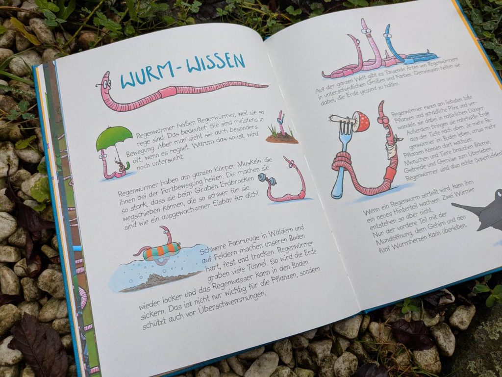 Sie wühlen, sie graben, sie schieben, sie bohren, verdauen und sieben: Regenwürmer! Und das tut vor allem dem Boden gut - und damit auch uns. In ihrem Bilderbuch "Das krasseste Tier der Erde" geben Kai Lüftner und Friederike Ablang diesem kleinen großen Helden endlich die farbenfrohe Bühne, die er verdient! Mit vielen wimmelig-lustige Regenwurm-Illustration und allerhand Sachwissen über die rosa-braunen Supertiere aus der Erde.