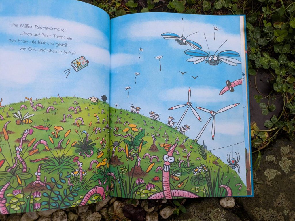 Sie wühlen, sie graben, sie schieben, sie bohren, verdauen und sieben: Regenwürmer! Und das tut vor allem dem Boden gut - und damit auch uns. In ihrem Bilderbuch "Das krasseste Tier der Erde" geben Kai Lüftner und Friederike Ablang diesem kleinen großen Helden endlich die farbenfrohe Bühne, die er verdient! Mit vielen wimmelig-lustige Regenwurm-Illustration und allerhand Sachwissen über die rosa-braunen Supertiere aus der Erde.