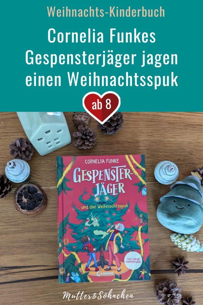 Juhuu, die Cornelia Funkes Gespensterjäger sind nach langer Pause zurück! Im 5. Abenteuer der Kümmelsaft & Co. - bestehend aus Tom, Hedwig und dem MUG (Mittelmäßig Unheimliches Gespenst) Hugo - muss das Trio einen grässlichen Weihnachtsbaum-Spuk (WBS) zur Strecke bringen und Toms Familie befreien! Denn mit einer Tanne, die Menschen in Weihnachtsdeko verwandelt, ist für Toms das Fest des Jahres noch abscheulicher, als sowieso schon. Ob es die drei schaffen, Weihnachten zu retten? "Gespensterjäger und der Weihanchtsspuk" ist eine genial spannende Weihnachtsgeschichte mit aufregenden Gänsehautomenten und den kuriosesten Abkürzungen aller Zeiten für Kinder ab 8 Jahren.