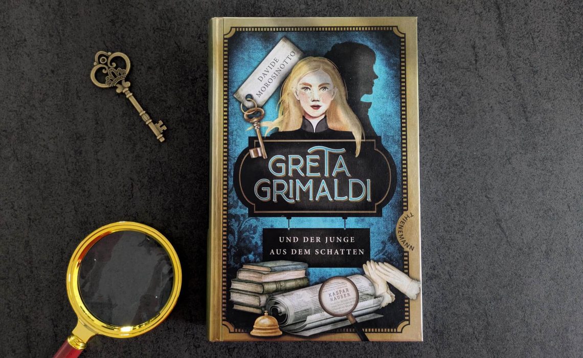 Wer war Kaspar Hauser wirklich? Und warum wurde der Junge jahrelang isoliert aufgezogen? Nachdem der seltsame, aber berühmte Kaspar auch noch Drohbriefe erhält, begibt sich Greta Grimaldi mit ihrem Vater, einem Meisterdetektiv, nach Nürnberg, um den Fall unter die Lupe zu nehmen. Dabei nutzt das ungewöhnliche Ermittlerteam noch seltsamere Methoden. Und vor allem Greta hat es nicht leicht, ihre klugen Beobachtungen bei Freiherr, Doktor und Bürgermeister zu teilen - besonders, als sie auf ein sehr pikantes Detail aufmerksam wird. Ein mitreißender Jugendkrimi über das große Geheimnis von Kaspar Hauser und eine Verschwörung im historischen Nürnberg.