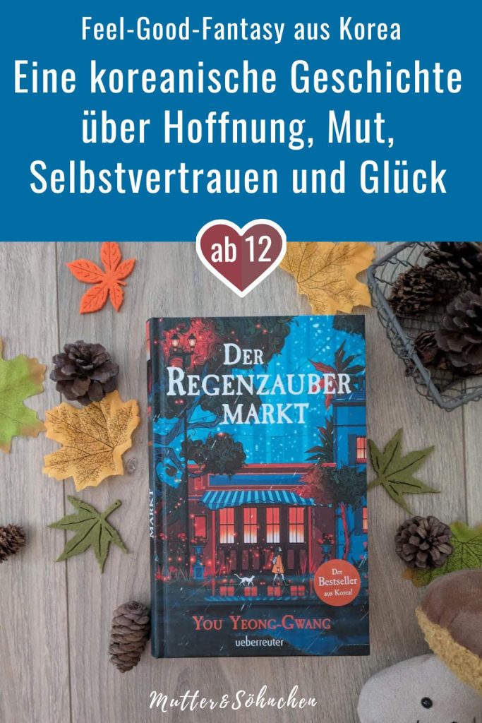 Serin hasst ihr Leben in Armut. Ihre Mutter hat nie Zeit, weil sie sich abschuftet. In Taekwondo ist sie schlecht, zum Studieren hat sie kein Geld und eine echte Freundin hat sie auch keine. Kurzum: Der bald stattfindende Regenzaubermarkt, während dem man sein Unglück loswerden und ein neues glückliches Leben erwerben kann, scheint verheißungsvoll. Und dann bekommt Serin auch noch ein goldenes Ticket! "Der Regenzaubermarkt" von You Yeong-Gwand erzählt humorvoll und tiefgründig über den Mut, sich auf die Suche nach dem wahren Glück zu begeben und dabei niemals die Hoffnung aufzugeben! Feel-Good-Fantasy ab 12 Jahren mit koreanischem Setting!