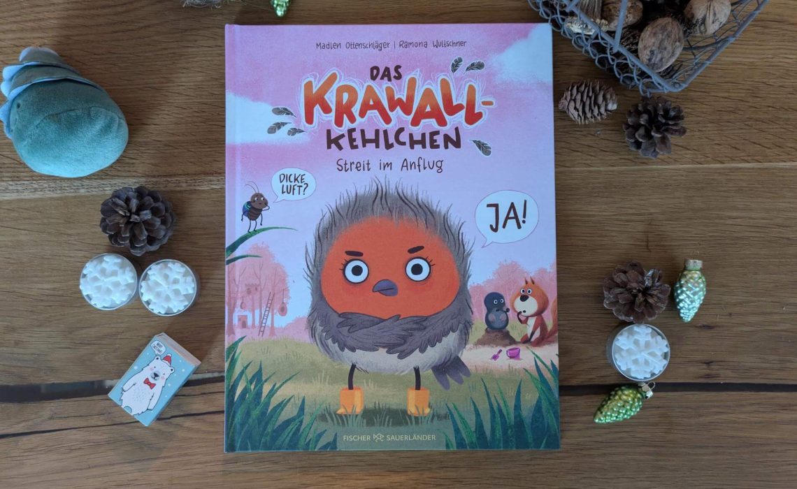 Bei Mika brodeln oft die Gefühle hoch: Wenn es ganz arg wird, wechselt sogar die Federfarbe des Krawallkehlchens. Wie heute morgen, als er sein Lieblingskuscheltier Wurmelinchen nicht finden kann und ganz gelb vor Wut wird. Und auch im Kindergarten im Spiel mit seinen Freunden wird der kleine Vogel von seinen Gefühlen überrollt. Als sein bester Freund Ebbe ihn gar nicht beachtet, wird er erst traurig, dann richtig wütend - und steckt den Lieblingsflummi seines Freundes ein! Ob er es schafft, alles zu erzählen, um doch noch mit den anderen zu spielen? Der zweite Band von Madlen Ottenschlägers Bilderbuchreihe "Das Krawallkehlchen - Streit im Anflug" erzählt mit jede Menge Witz aus dem Familien- und Kindergartenalltag. Mit ganz vielen krawallig-schönen Illustrationen von Ramona Wultschner.