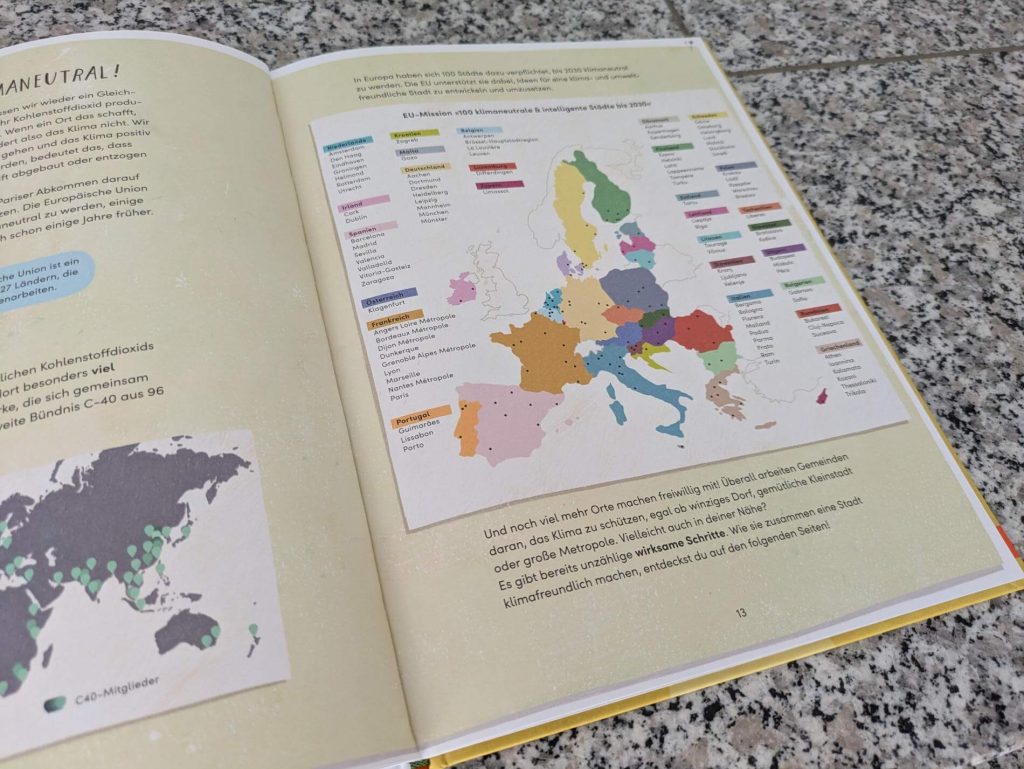 Mobilität, Energie und Begrünung: Unsere Städte werden immer klimafreundlicher. Doch wie geht das? Noah, Sofia und Luca nehmen uns in "Hier entsteht die Stadt von morgen!" auf dem Weg zum Stadtfest mit durch ihre Stadt. Dabei zeigen sie uns viele klimafreundliche Beispiele aus der Stadt- und Mobilitätsplanung ganz Europas. Ein Sachbuch von Kristina Scharmacher-Schreiber und Stephanie Marian, das kindgerecht erklärt, was Städte umweltfreundlicher macht.
