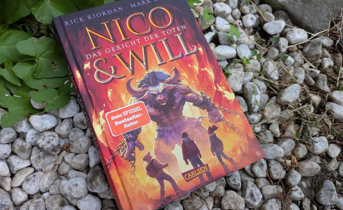 Die Halbgötter Nico di Angelo und Will Solace versuchen nach ihrer traumatischen Reise durch den Tartarus aus Band 1 der Fantasy-Reihe aus dem Percy-Jackson-Cosmos ihren Alltag im Camp Half-Blood aufzunehmen. Doch dann benötigt Nicos Halbschwester Hazel dringend seine Hilfe: Im Camp Jupiter haben Monter - oder vielmehr Mythenwesen - um Asyl gebeten. Doch die Neuankömmlinge stoßen auf Misstrauen und Vorurteile. Und dann verschwinden mehrer Mythenwesen spurlos. In "Nico & Will - Das Gericht der Toten" von Rick Riordan und Mark Oshiro wird Grieschiche Mythologie in Kombination mit wilder Action und trockenem Humor lebendig. Ein Spin-Off für Leser:innen ab 14 Jahren.
